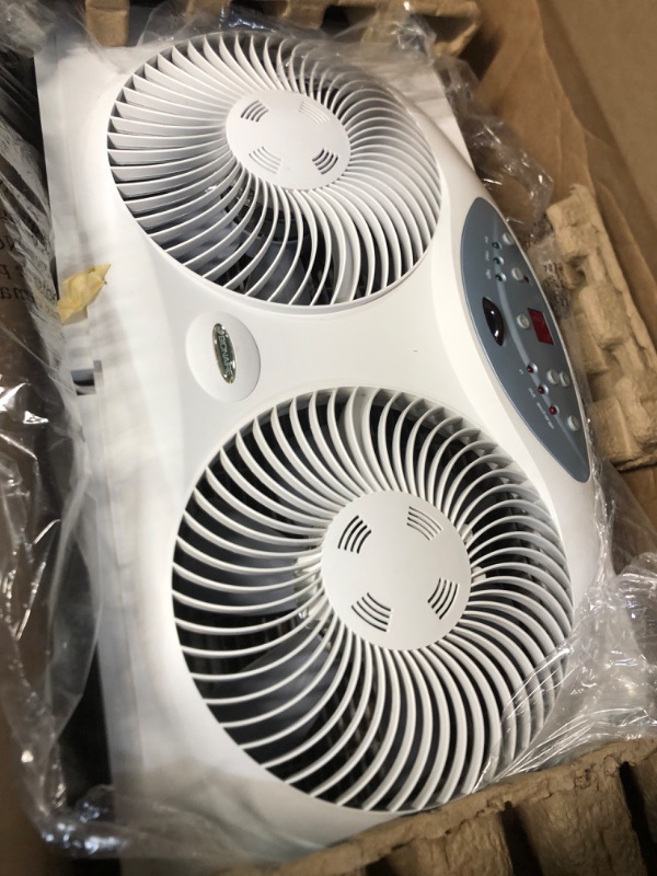 Photo 4 of [READ NOTES]
Bionaire Window Fan with Twin 8.5-Inch Reversible Airflow Blades