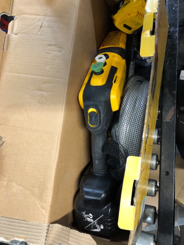 Photo 2 of DEWALT Cordless Pressure Washer, Power Cleaner, 550-PSI, 1.0 GPM, Battery & Charger Included (DCPW550P1)