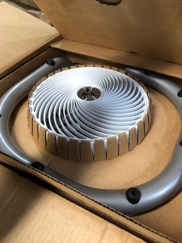 Photo 2 of * does not power on * sold for parts *
Vornado 693DC Energy Smart Mid-Size Air Circulator Fan with Variable Speed Control and Adjustable Height