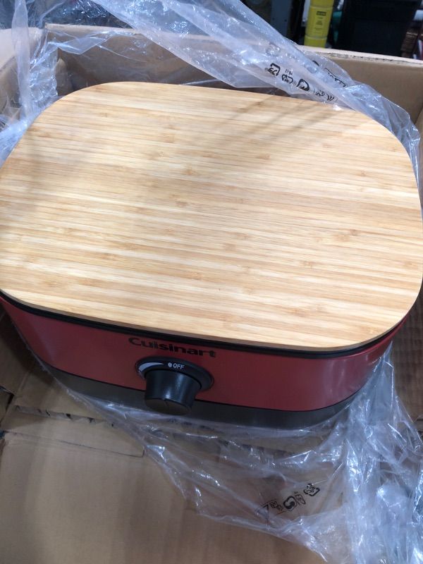 Photo 1 of * grilling surface is missing *
Cuisinart CGG-750 Portable, Venture Gas Grill, Red