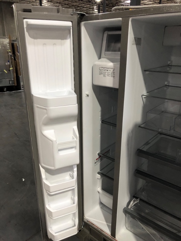 Photo 10 of [Minor Damage] Whirlpool 33-inch Wide Side-by-Side Refrigerator - 21 cu. ft.
