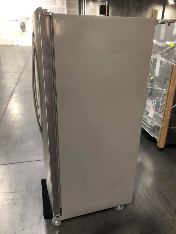 Photo 9 of [Minor Damage] Whirlpool 33-inch Wide Side-by-Side Refrigerator - 21 cu. ft.