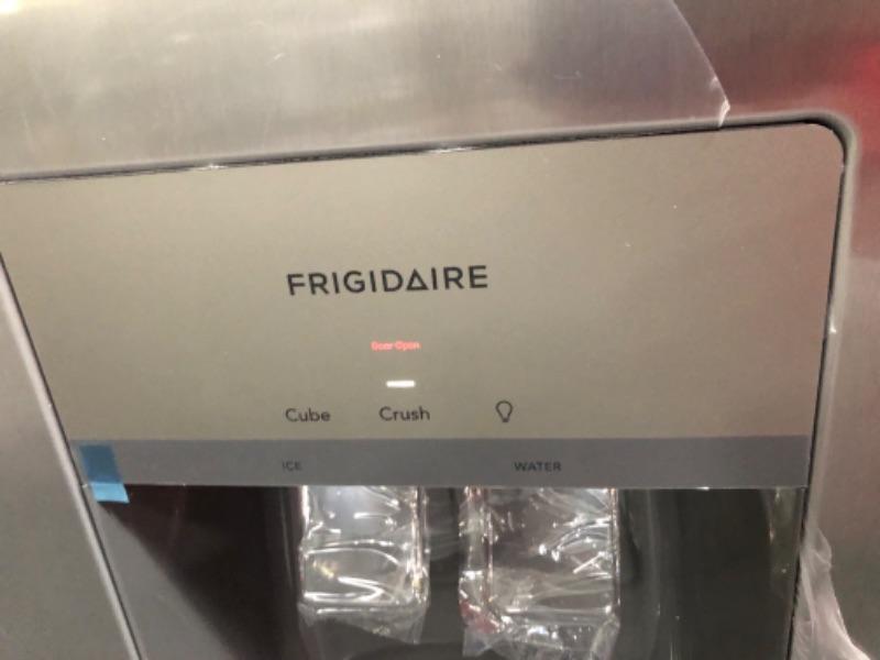 Photo 10 of Frigidaire 25.6-cu ft Side-by-Side Refrigerator with Ice Maker (Fingerprint Resistant Stainless Steel) ENERGY STAR