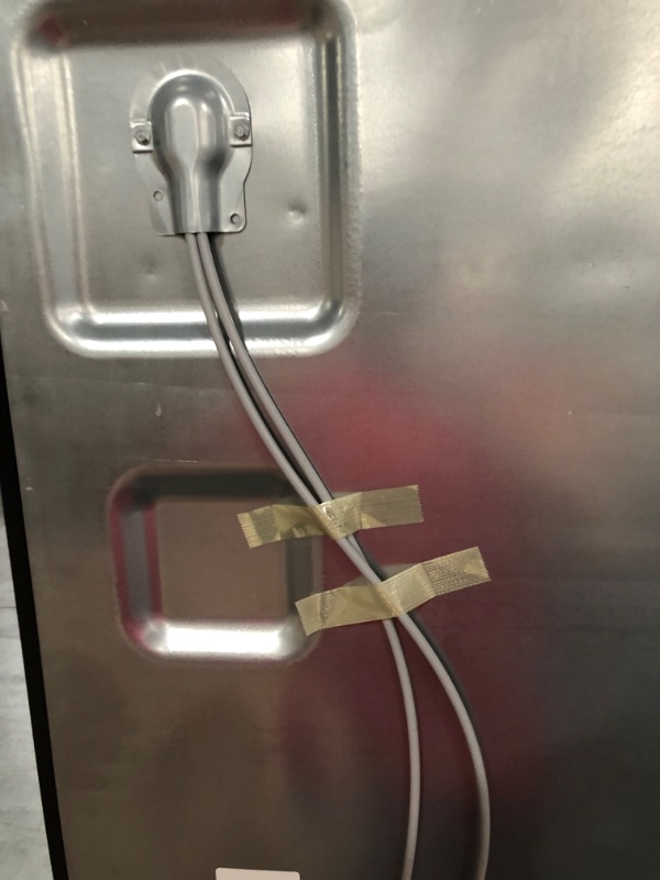 Photo 7 of [Minor damage] GE - 27 cu. ft. French Door Refrigerator in Fingerprint Resistant Stainless Steel