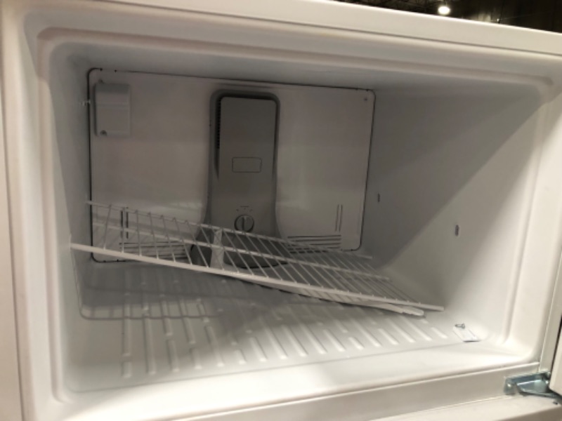 Photo 11 of [Minor Damage] Whirlpool 20.5-cu ft Top-Freezer Refrigerator (White)