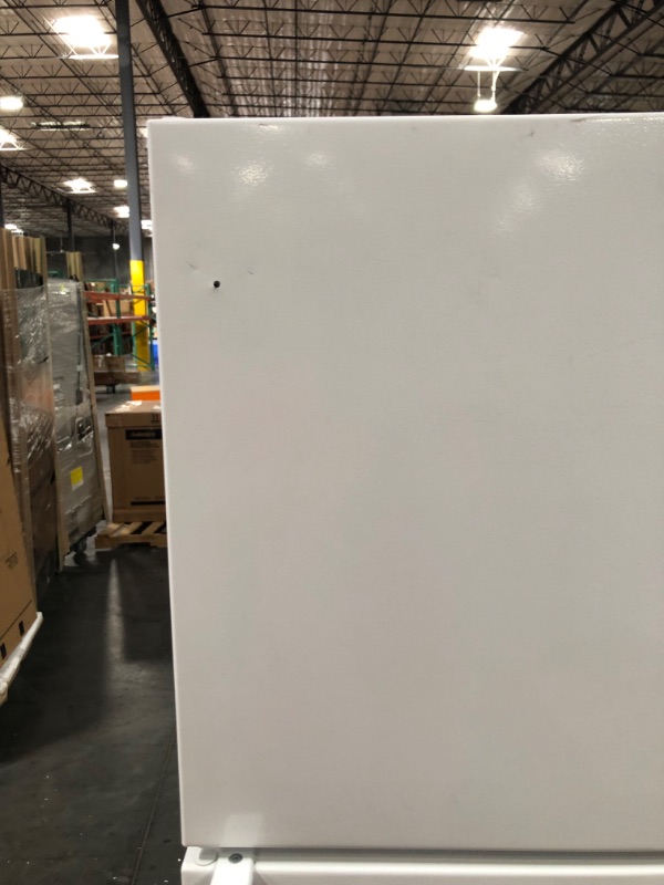 Photo 7 of [Minor Damage] Whirlpool 20.5-cu ft Top-Freezer Refrigerator (White)