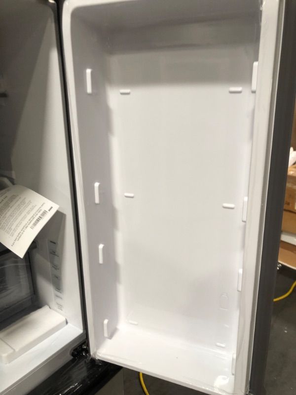 Photo 5 of [Minor Damage] Samsung Bespoke 29 Cu. Ft. Stainless Steel French Door Refrigerator 
