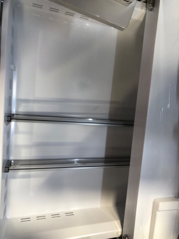 Photo 10 of [Minor Damage] Samsung Bespoke 29 Cu. Ft. Stainless Steel French Door Refrigerator 
