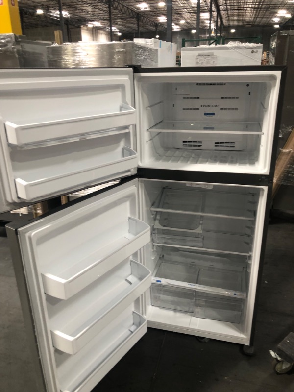 Photo 11 of Frigidaire Garage-Ready 18.3-cu ft Top-Freezer Refrigerator (Fingerprint Resistant Stainless Steel)