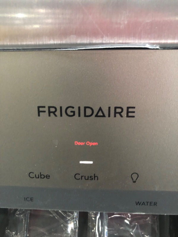 Photo 8 of [Minor Damage] Frigidaire 25.6-cu ft Side-by-Side Refrigerator with Ice Maker (Fingerprint Resistant Stainless Steel) 