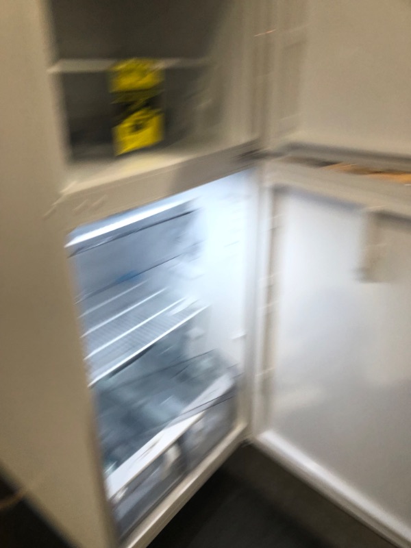 Photo 11 of [Minor Dent] Hisense 18-cu ft Top-Freezer Refrigerator (White)