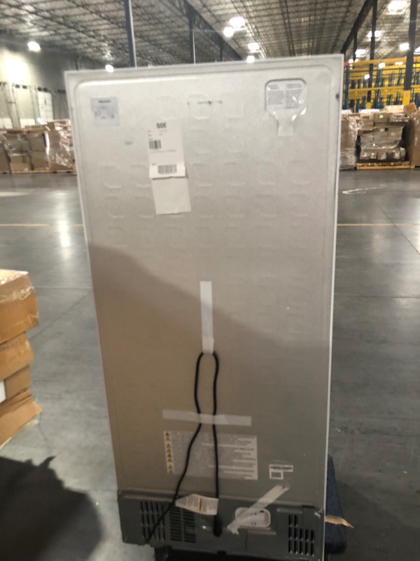 Photo 10 of [Minor Dent] Hisense 18-cu ft Top-Freezer Refrigerator (White)