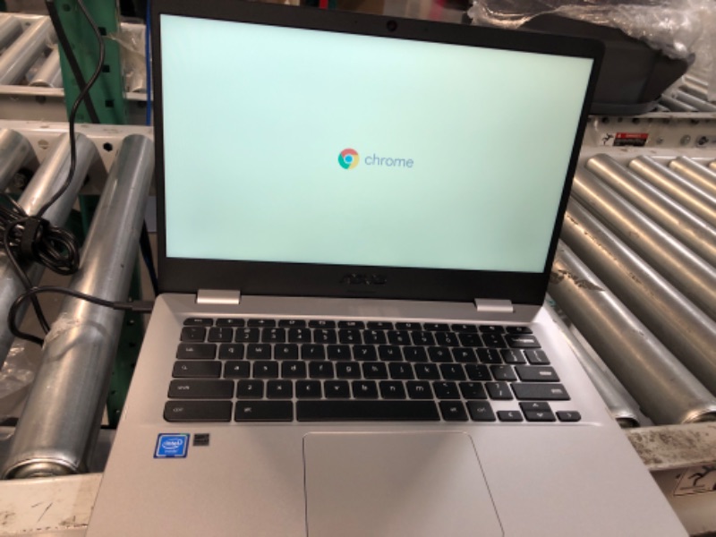 Photo 2 of ASUS C423NA Chromebook 14" HD Laptop RENEWED