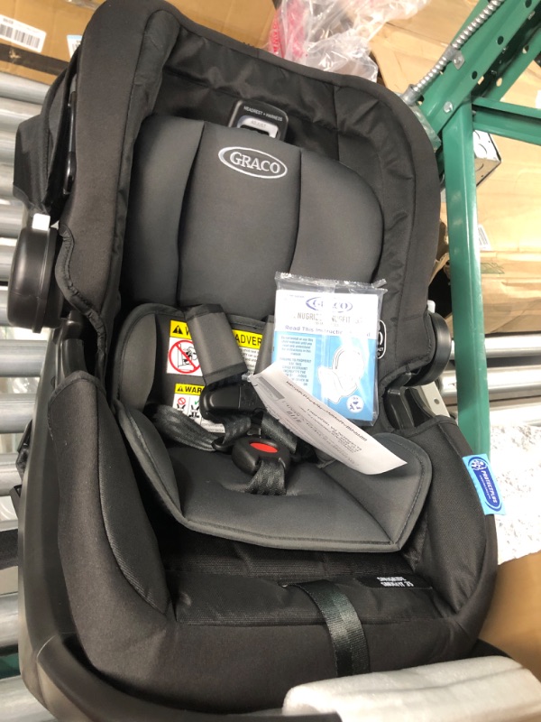 Photo 1 of Graco SnugFit 35 Infant Car Seat 