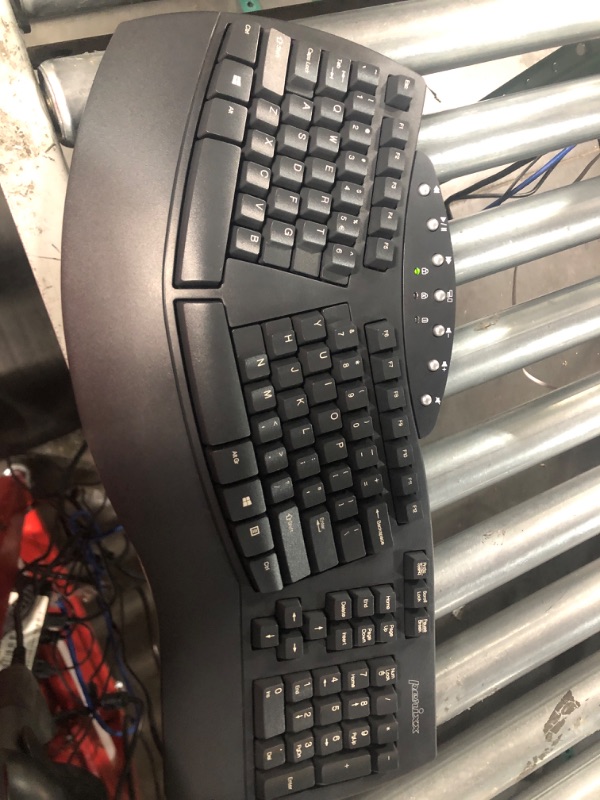 Photo 2 of Perixx Periboard-612 Wireless Ergonomic Split Keyboard 