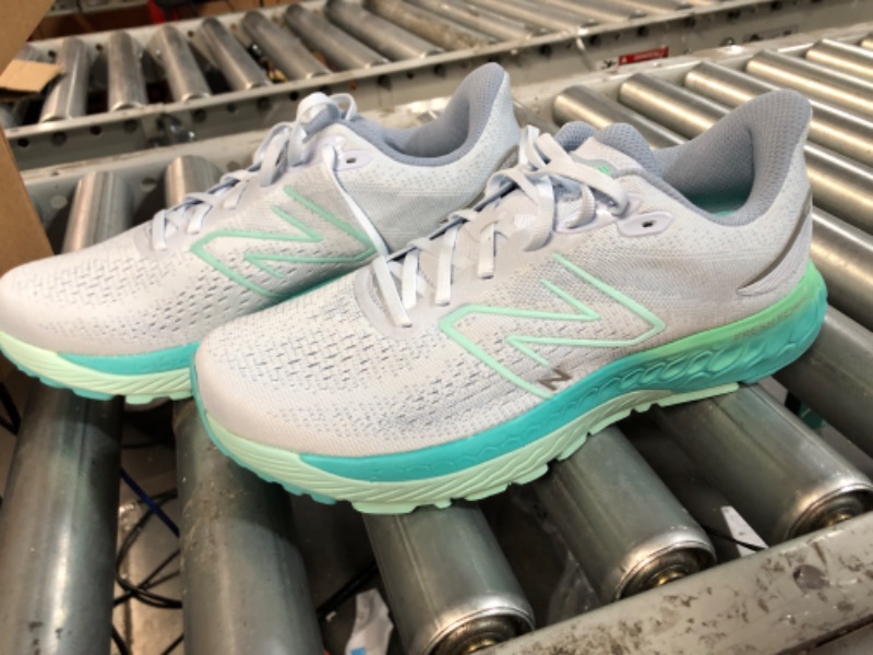 Photo 3 of New Balance Women's Fresh Foam X 880 V12 10.5