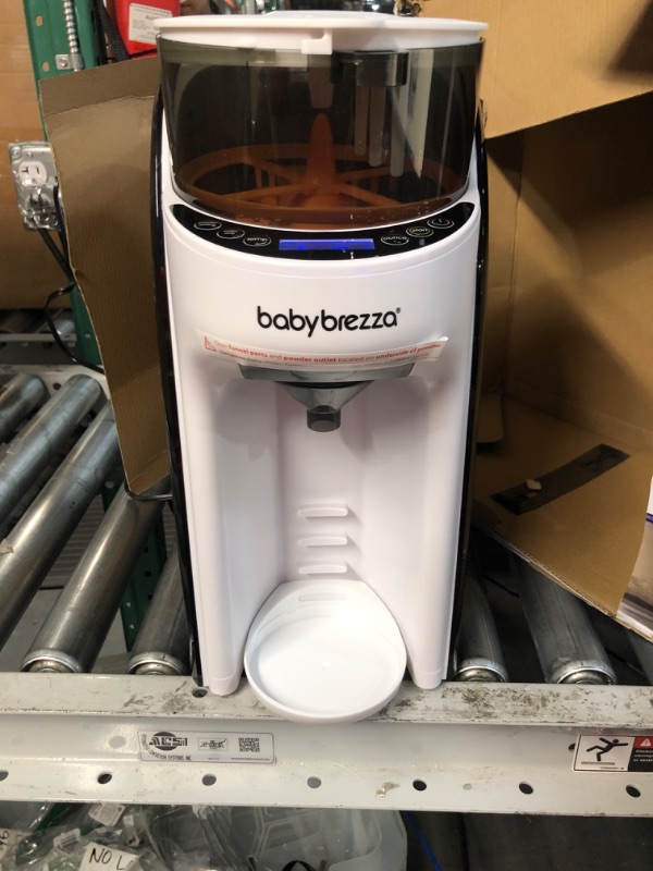 Photo 2 of Baby Brezza Formula Pro Advanced Formula Dispenser 