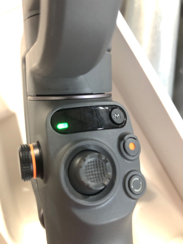 Photo 3 of DJI Osmo Mobile 6 Smartphone Gimbal