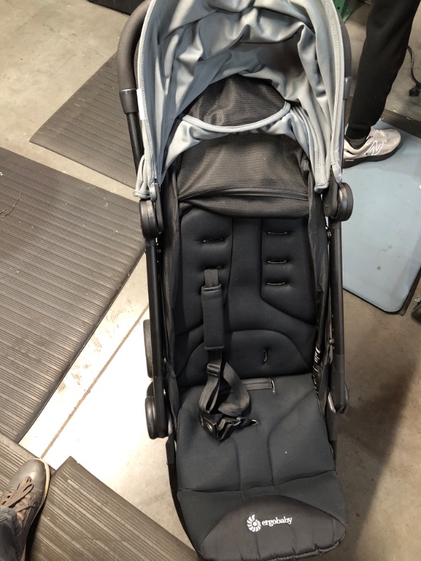 Photo 2 of * item used * item dirty *
Ergobaby Metro+ Compact Baby Stroller, Lightweight Umbrella Stroller Folds Down for Overhead Airplane Storage 