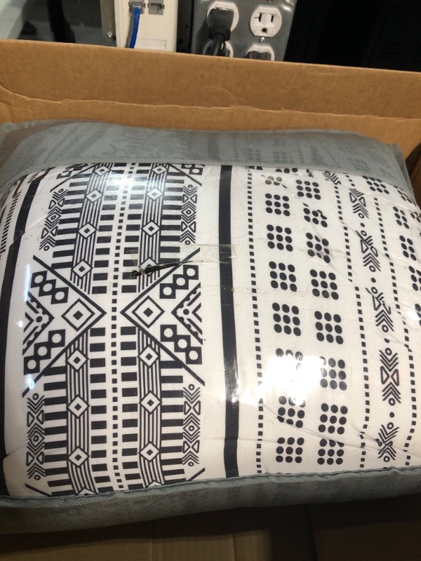 Photo 2 of * USED * 
Luxudecor Boho Comforter Set King 8 Piece, Black White Striped Geometric Bed in a Bag, Aztec Comforter Set, Folkloric Art Pattern Bedding Set for All Season(Black, 104''x90'') King Size Black