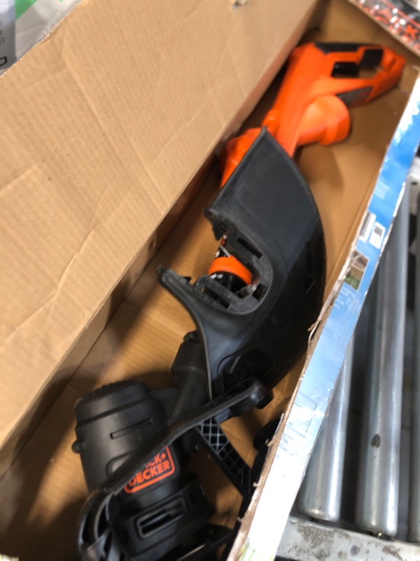 Photo 2 of Black & Decker 5 Amp 13 String Trimmer & Edger