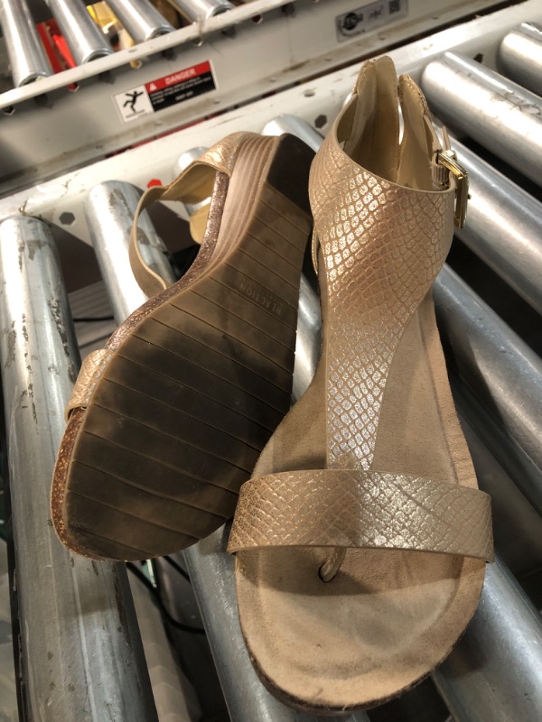 Photo 5 of **SEE NOTES** Kenneth Cole Women's Gal T-Strap Wedge Sandal  SIZE  8 Soft Gold