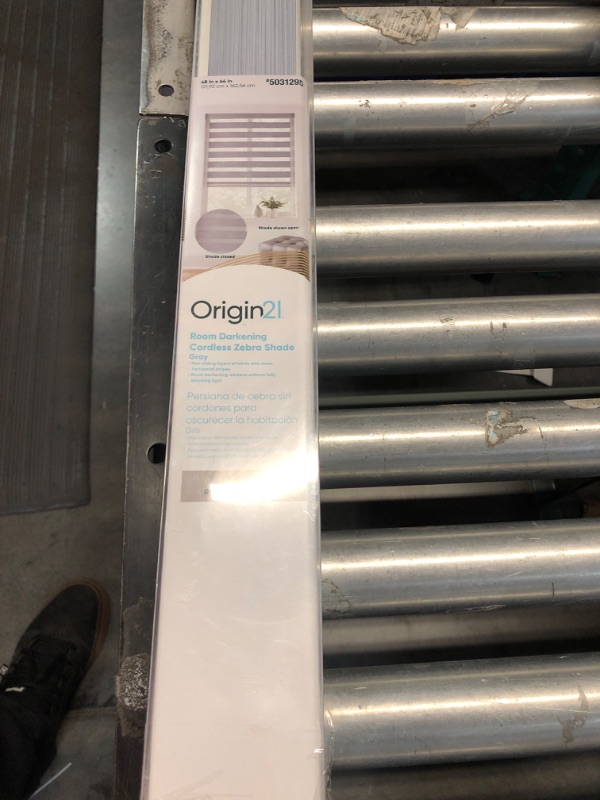 Photo 2 of ***USED - PACKAGING DAMAGED - MISSING PARTS - UNABLE TO VERIFY FUNCTIONALITY***
Origin 21 48-in x 64-in Gray Room Darkening Cordless Zebra Roller Shade