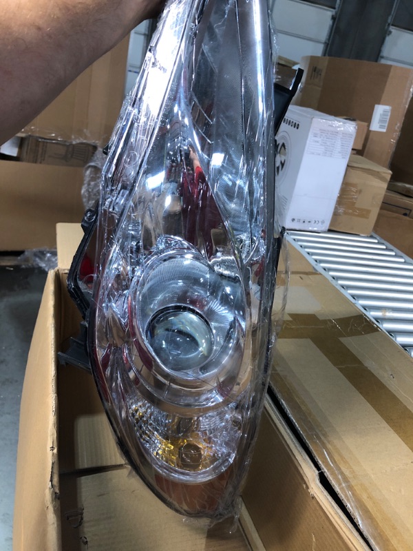 Photo 1 of LABLT Headlights/Lamps Replacement Projector Headlight Clear Lens Amber Corner ABS Plastic Polycarbonate Lens Fit for 11-14 Hyundai Sonata