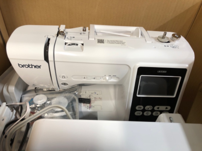 Photo 2 of [FOR PARTS]
Brother LB5000 Sewing and Embroidery Machine, 