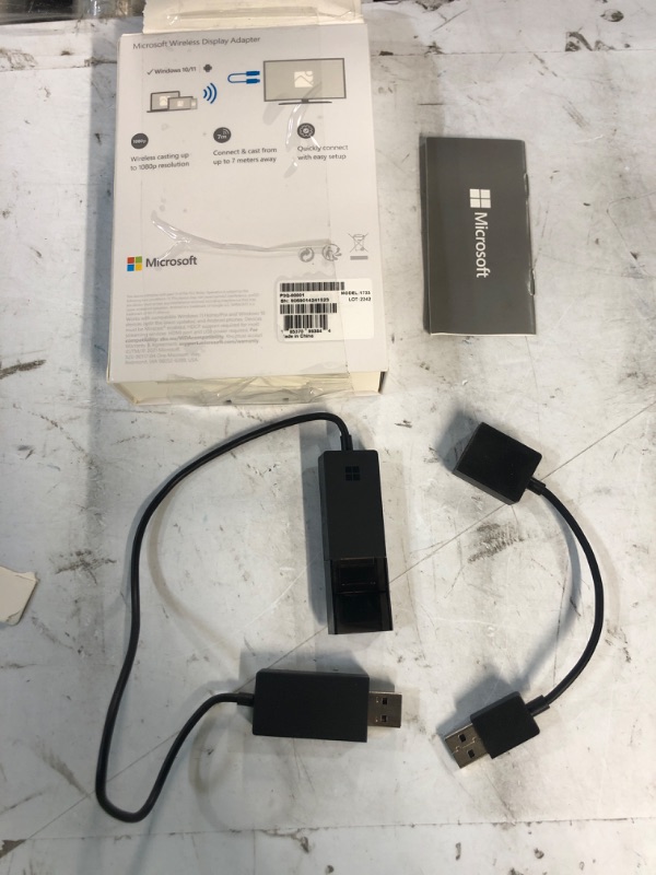 Photo 2 of Microsoft Wireless Display V2 Adapter - Black
