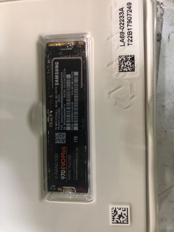 Photo 4 of SAMSUNG 970 EVO Plus SSD 1TB NVMe M.2 Internal Solid State Hard Drive