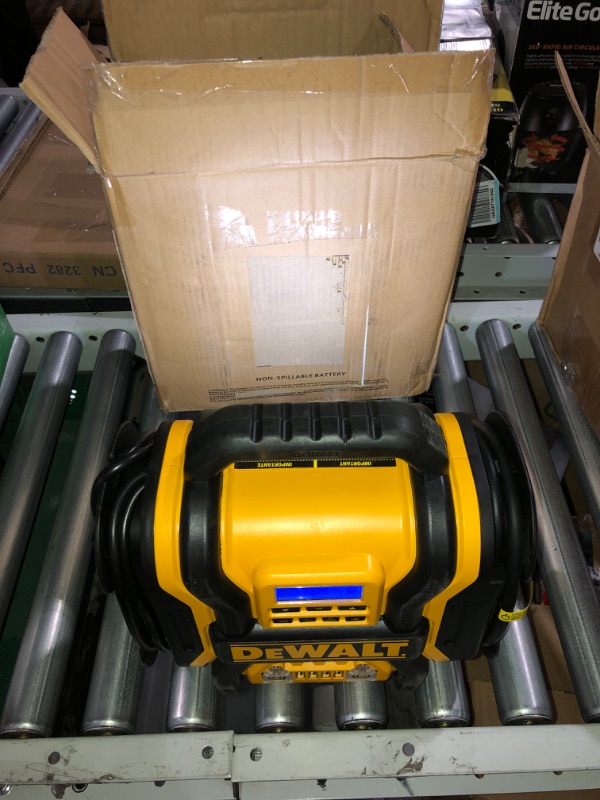 Photo 5 of DEWALT DXAEPS14 1600 Peak Battery Amp 12V Automotive Jump Starter/Power Station 