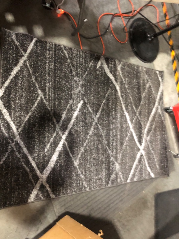 Photo 3 of **LOOKS NEW** nuLOOM Thigpen Contemporary Area Rug, 4' x 6', Dark Grey 4' x 6' Dark Grey