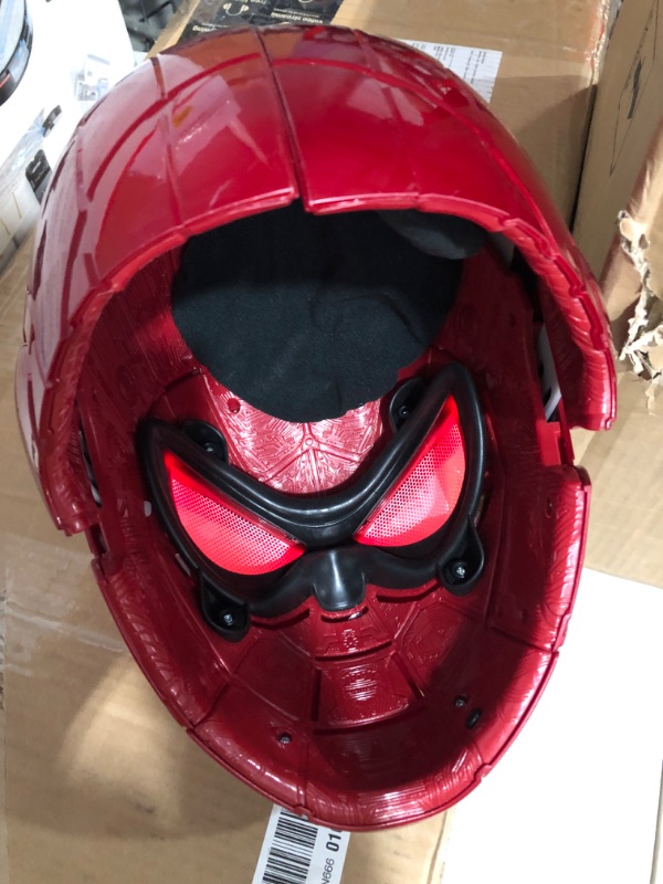 Photo 11 of **USED** **POWERS ON** Spider-Man Marvel Legends Series Iron Spider Electronic Helmet 
