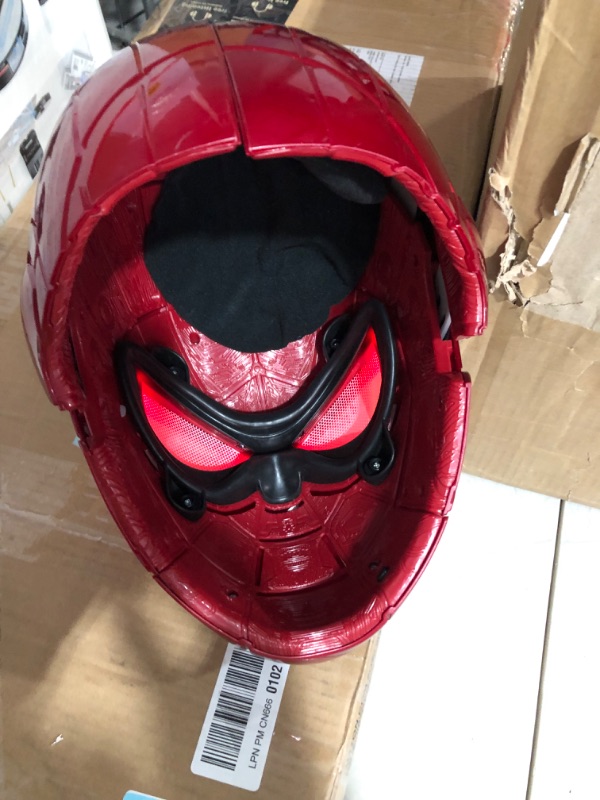 Photo 10 of **USED** **POWERS ON** Spider-Man Marvel Legends Series Iron Spider Electronic Helmet 
