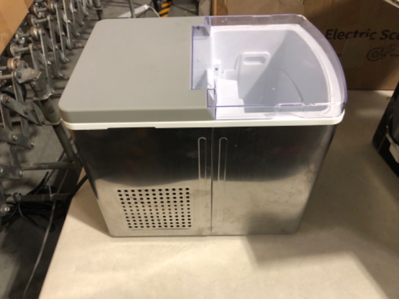 Photo 5 of *** PARTS ONLY ***Igloo Electric Countertop Ice Maker Machine - Automatic and Portable - 33 Pounds in 24 Hours - Ice Cube Maker - Ice Scoop and Basket - Ideal for Iced Coffee and Cocktails - Stainless Steel 33 lb Stainless Steel