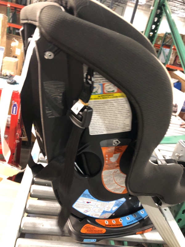 Photo 2 of *USED* MISSING CUP HOLDERS* Graco Extend2Fit Convertible Car Seat, Gotham