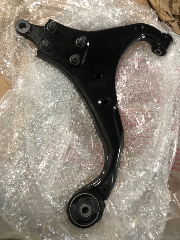 Photo 4 of Front Left Lower Suspension Control Arm TOR-CK641338 For Kia Sportage Hyundai Tucson