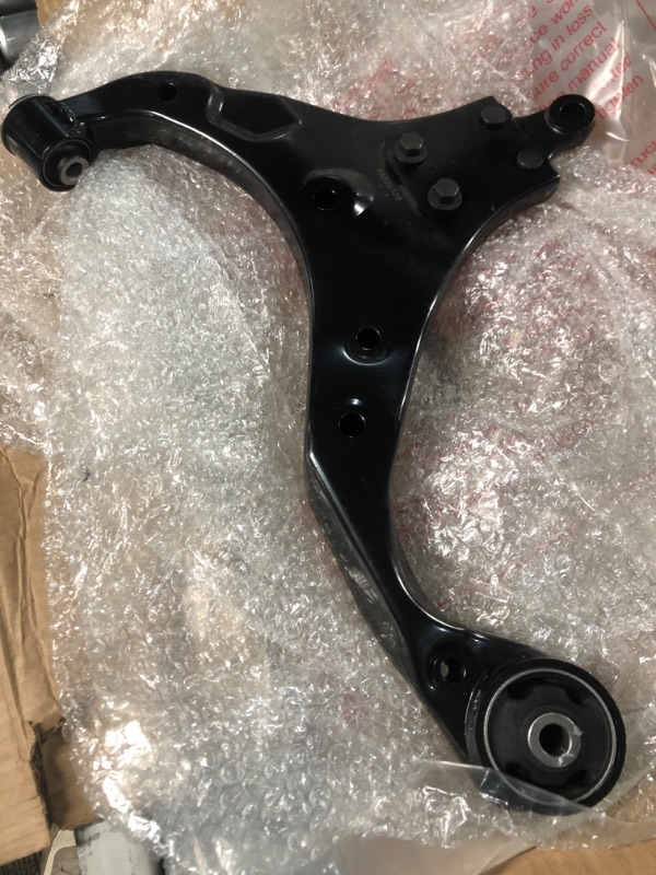 Photo 3 of Front Left Lower Suspension Control Arm TOR-CK641338 For Kia Sportage Hyundai Tucson