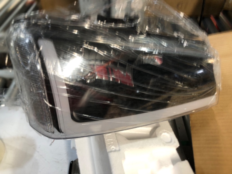 Photo 3 of GORWARE Headlight Assembly w/LED DRL -For:2003-2006 Chevy Silverado **LOOK NEW**