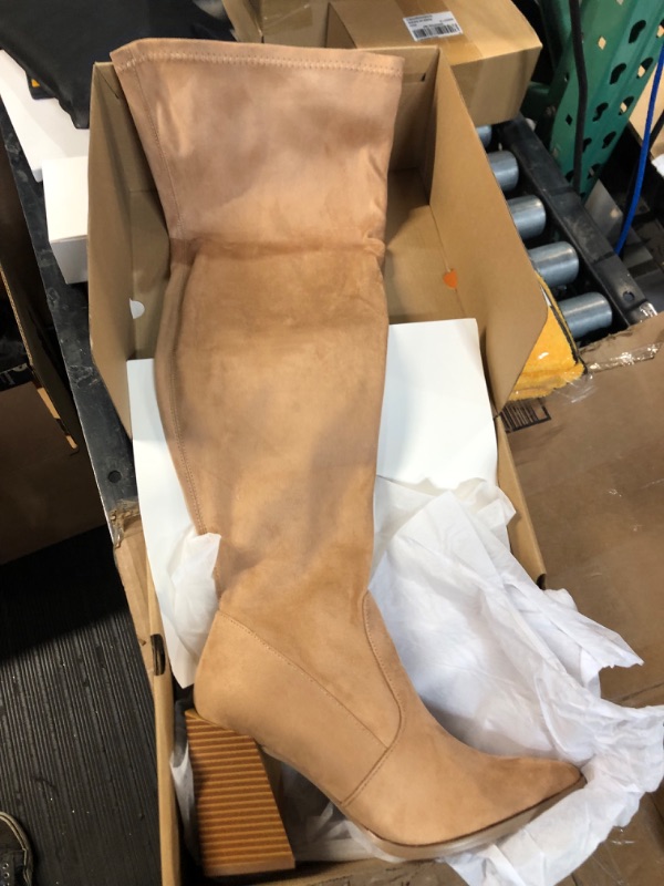 Photo 1 of Women's Boots, Size 7.5