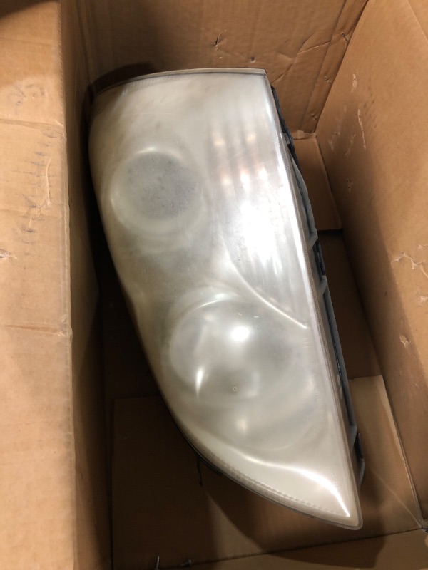 Photo 1 of DEPO 323-1121R-AC1 Replacement Passenger Side Headlight Assembly (This product is an aftermarket product. It is not created or sold by the OE car company) Passenger Side (RH)
