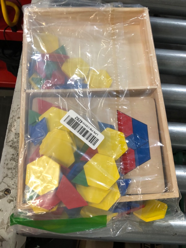 Photo 2 of **USED**  Melissa & Doug Pattern Blocks and Boards