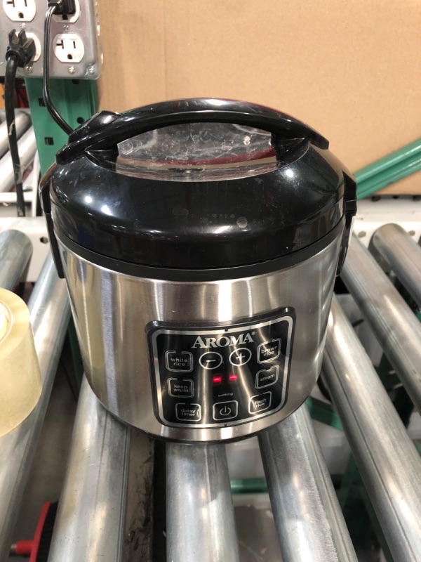 Photo 2 of ***USED***
Aroma Housewares ARC-914SBD Digital Cool-Touch Rice Grain Cooker and Food Steamer, Stainless, Silver, 4-Cup (Uncooked) / 8-Cup (Cooked) Basic