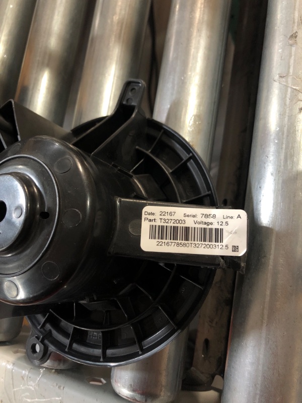Photo 5 of ****USED - DAMAGED  SEE PICS****
GM Genuine Parts 15-81682 Heating and Air Conditioning Blower Motor with Wheel