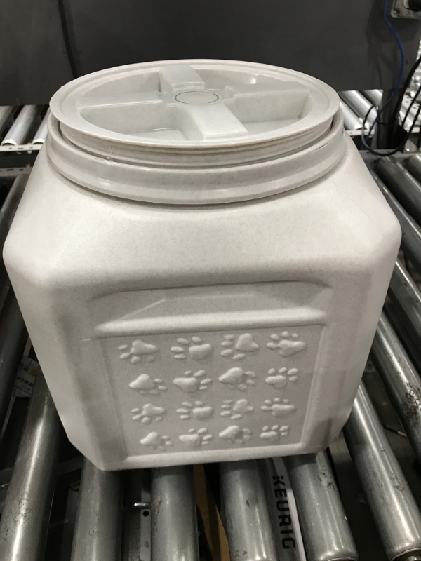 Photo 1 of ***DAMAGED - CRACKED - SEE PICTURES***
GAMMA2 Vittles Vault Outback Airtight Pet Food Container 25 Pounds
