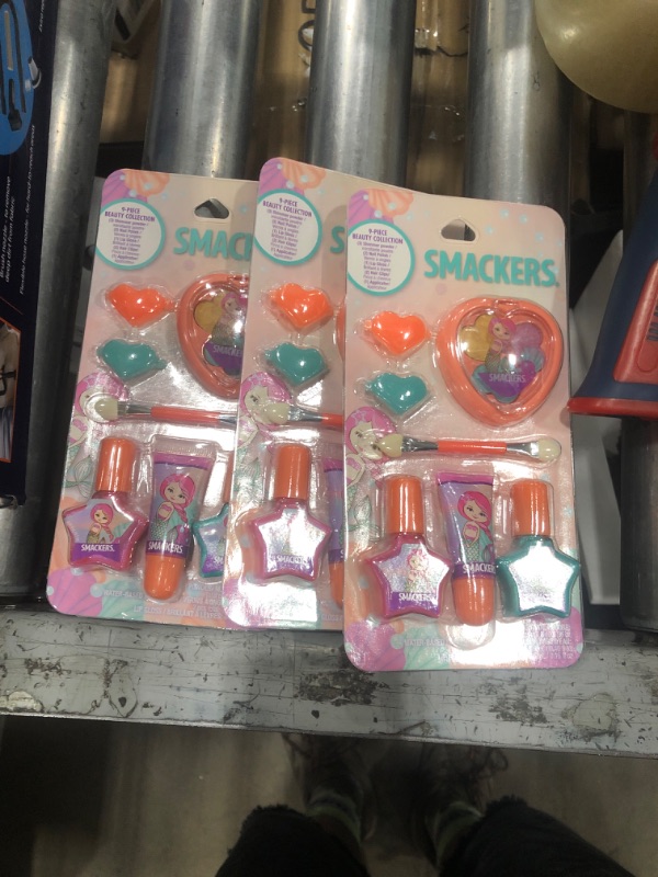 Photo 2 of 3 pack of Lip Smacker Smackers 9-Piece Beauty Collection Set- Mermaid