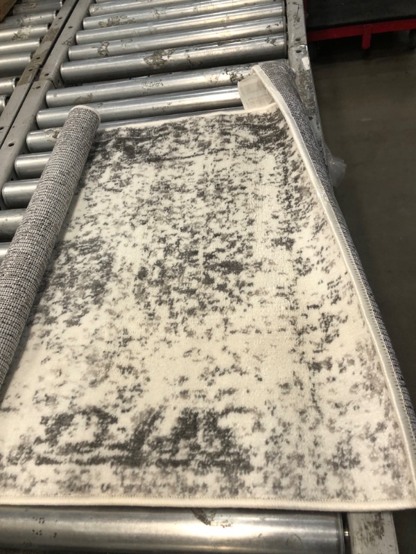 Photo 1 of 2 x 3 GRAY area rug 