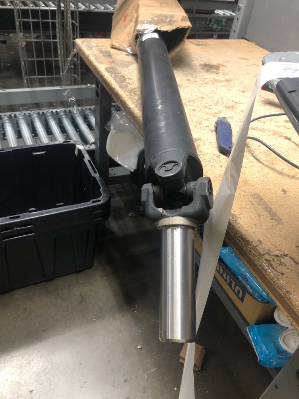 Photo 1 of GM Genuine Parts 23251123 Drive Shaft