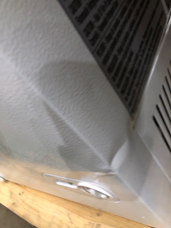 Photo 4 of **COSMETIC DAMAGE: MINOR DENTS OF BODY, POWERS ON, COOLS FAST**
Magic Chef 5.0 Cu. ft. Chest Freezer in White HMCF5W4